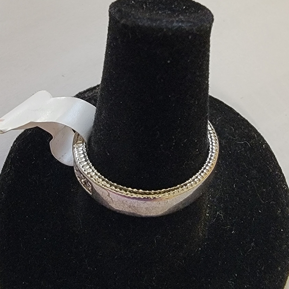 Great Condition 18k Gp Silver Ring. - image 4